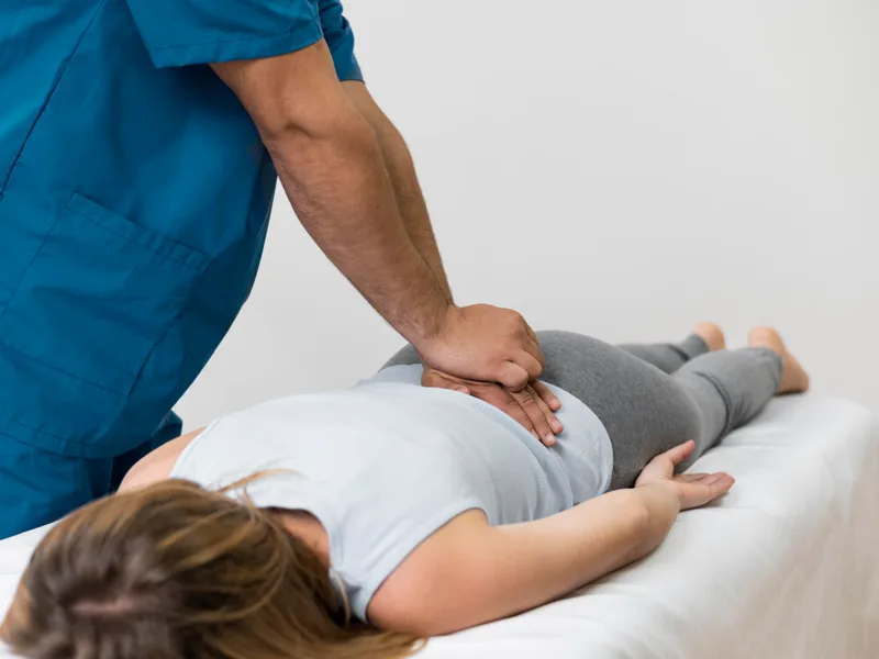 How Northern Roots Family Spinal Care treats hip pain in Clear Lake