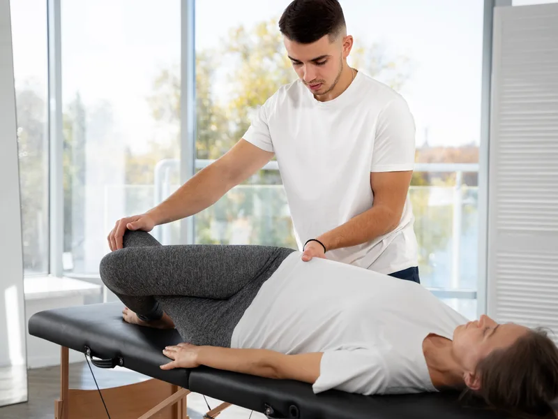 Northern Roots Family Spinal Care treating hip pain in Clear Lake