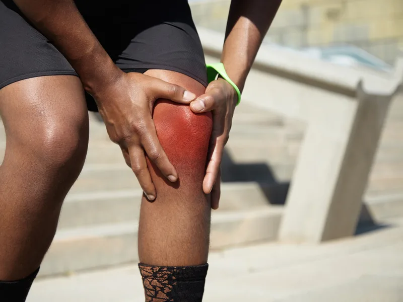 Northern Roots Family Spinal Care treating knee pain in Clear Lake