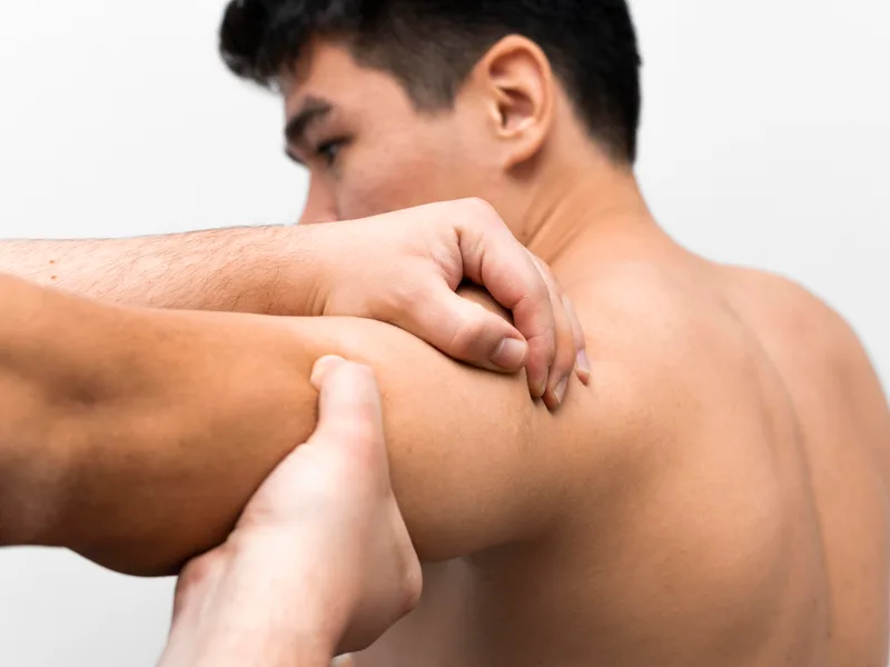 Northern Roots Family Spinal Care treating shoulder pain in Clear Lake